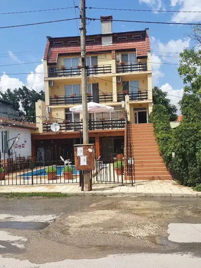 Семеен Хотел Централ