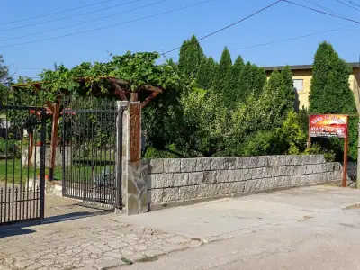 Къща за гости "Юлско Утро"