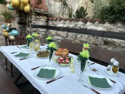Кафене гостилница Пчелата