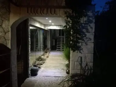 ШАБИ къща за приятели
