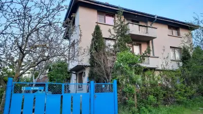 Стаи за гости "ЕмилБак"