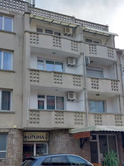Хотел Ариана Лозенец