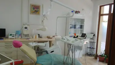 Стоматолог д-р Влахова/Dentist dr. Vlahova