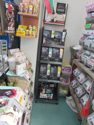 Зоомагазин Лакомник