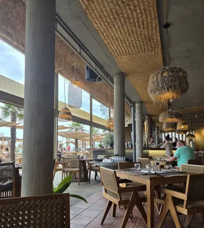 Tortuga Beach Club / Golden Sands (FREE PARKING)