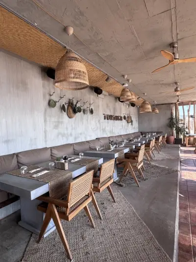Tortuga Beach Club / Golden Sands (FREE PARKING)