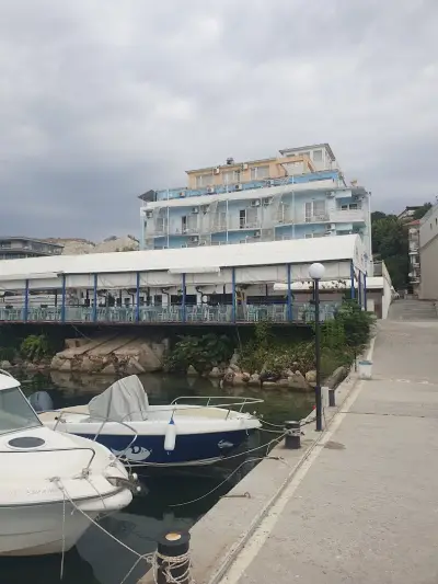 Lotos Hotel