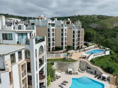 Queen's view 14-Pools-Near Botanic garden