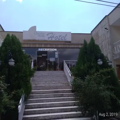 Семеен Хотел „Слънчева перла“