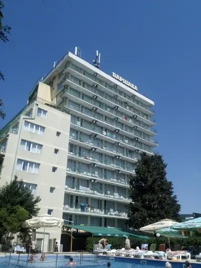 Hotel Varshava- Free parking 5 minutes away with shuttle