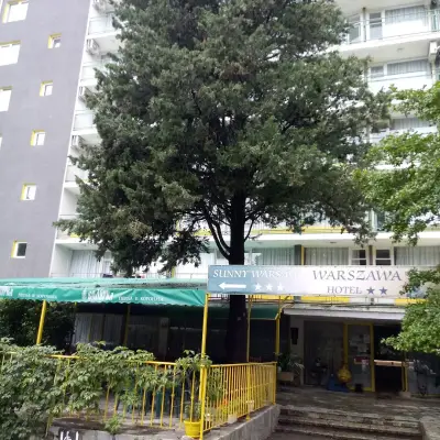Hotel Varshava- Free parking 5 minutes away with shuttle