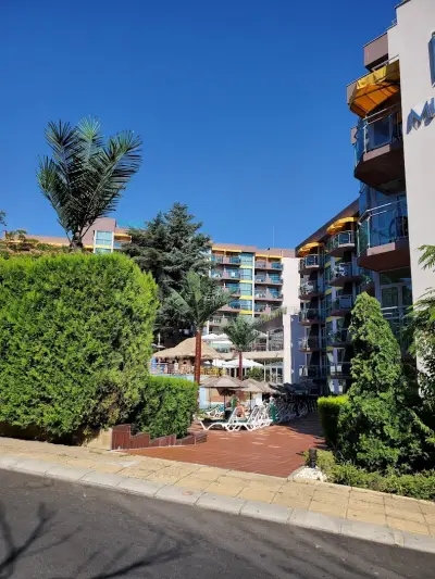 Hotel Varshava- Free parking 5 minutes away with shuttle