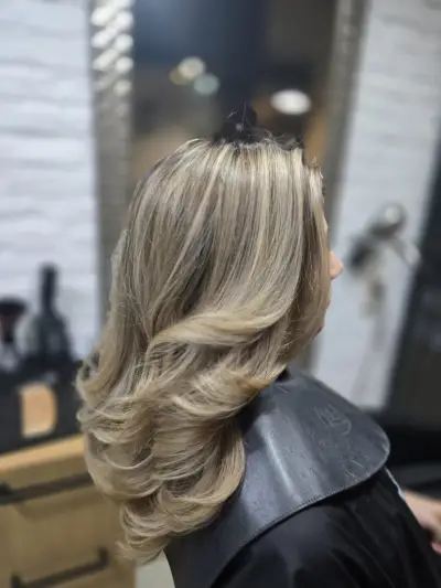 Marina Hair Studio І Подстригване І Боядисване І Издухване І Афро къдрици І Поставяне на екстейшъни І Официални прически