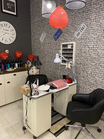 BONNIE'S BEAUTY SHOP - Beauty salon