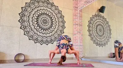 Йога студио - Yogis life