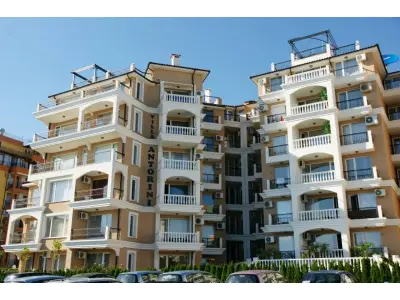 Antorini Apartments
