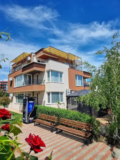 Niko's Apartments Deluxe