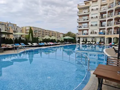Авеню Делукс Хотел