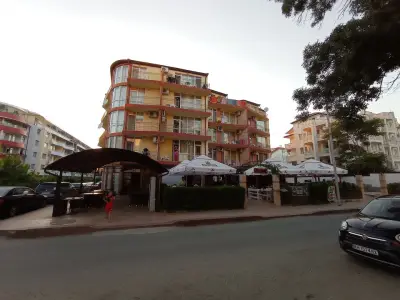 Ryor Hotel - Restaurant & Free Parking