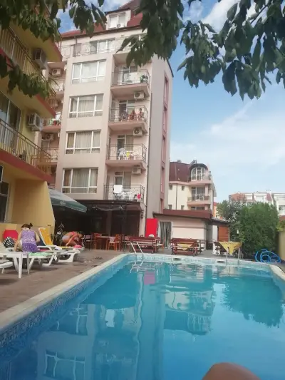 Ryor Hotel - Restaurant & Free Parking