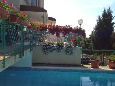 Хотел Зора