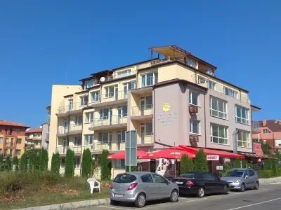 Sunny House Family
