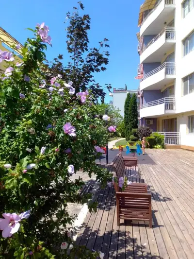 Central Plaza Apartment
