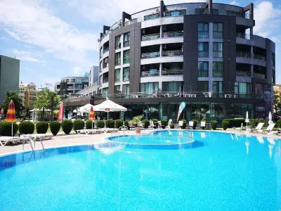 Sunny Beach Plaza