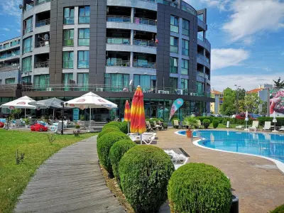 Sunny Beach Plaza