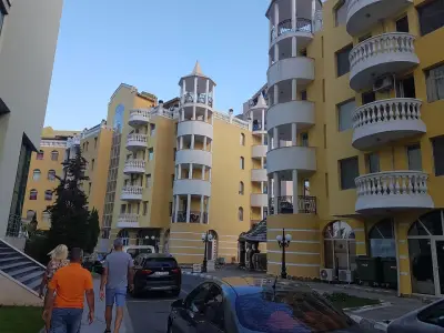Sunny Beach Plaza