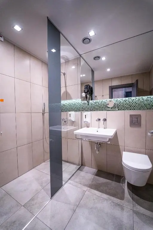 Family Room (2 Adults + 2 Children) - Free Minibar & Parking