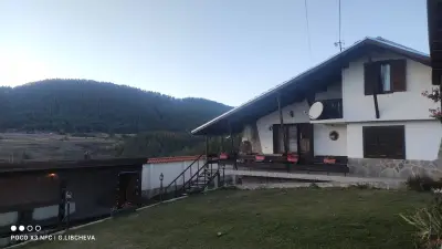 Паунова къща