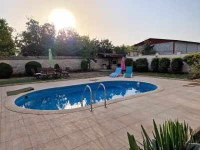 Guest House Golden Flake 4km from Bolata beach