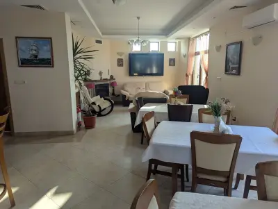 Guest House Golden Flake 4km from Bolata beach