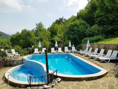 Family Hotel Chiflik Hills