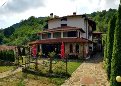 Family Hotel Chiflik Hills