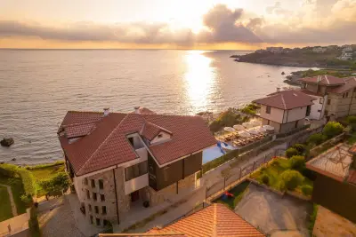 DOLPHIN BAY BOUTIQUE COMPLEX Sozopol