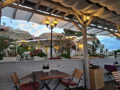 Bistro Sezony (Бистро Сезони)