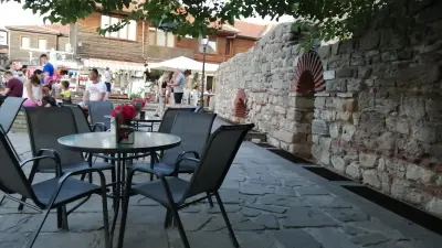 Cafe Matinee