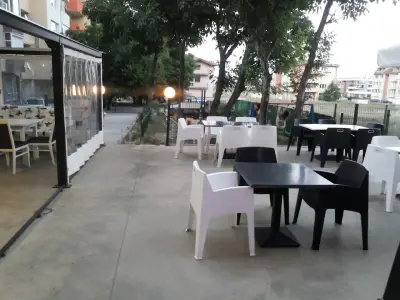 Парти център "Дъга"