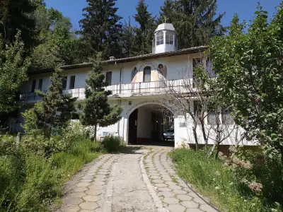 Свищовски манастир „Покров Богородичен“