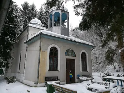 Свищовски манастир „Покров Богородичен“