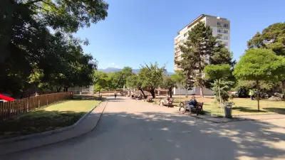 Парк „Берлинска стена“