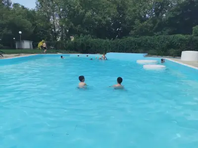 Плувен басейн