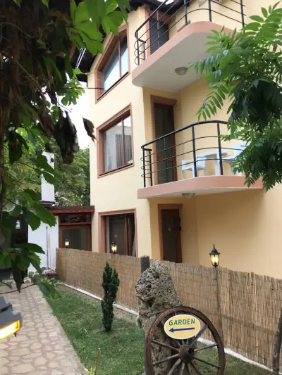 Хотел Кипарис