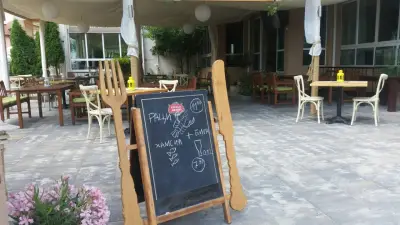 Restaurant & Garden Lucky Family