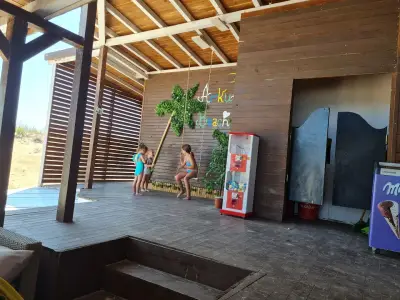 Flora beach bar & food - Arkutino