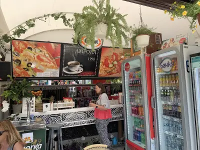 Amphora Coffee and Cakes