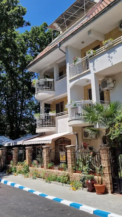Къща за гости Демира