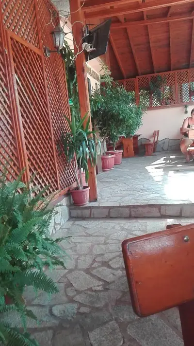 Ресторант "Златна котва"